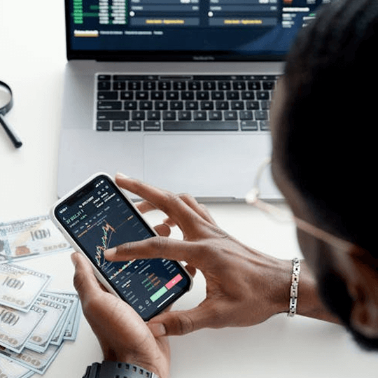 Suncrest Luxon crypto investment experts team